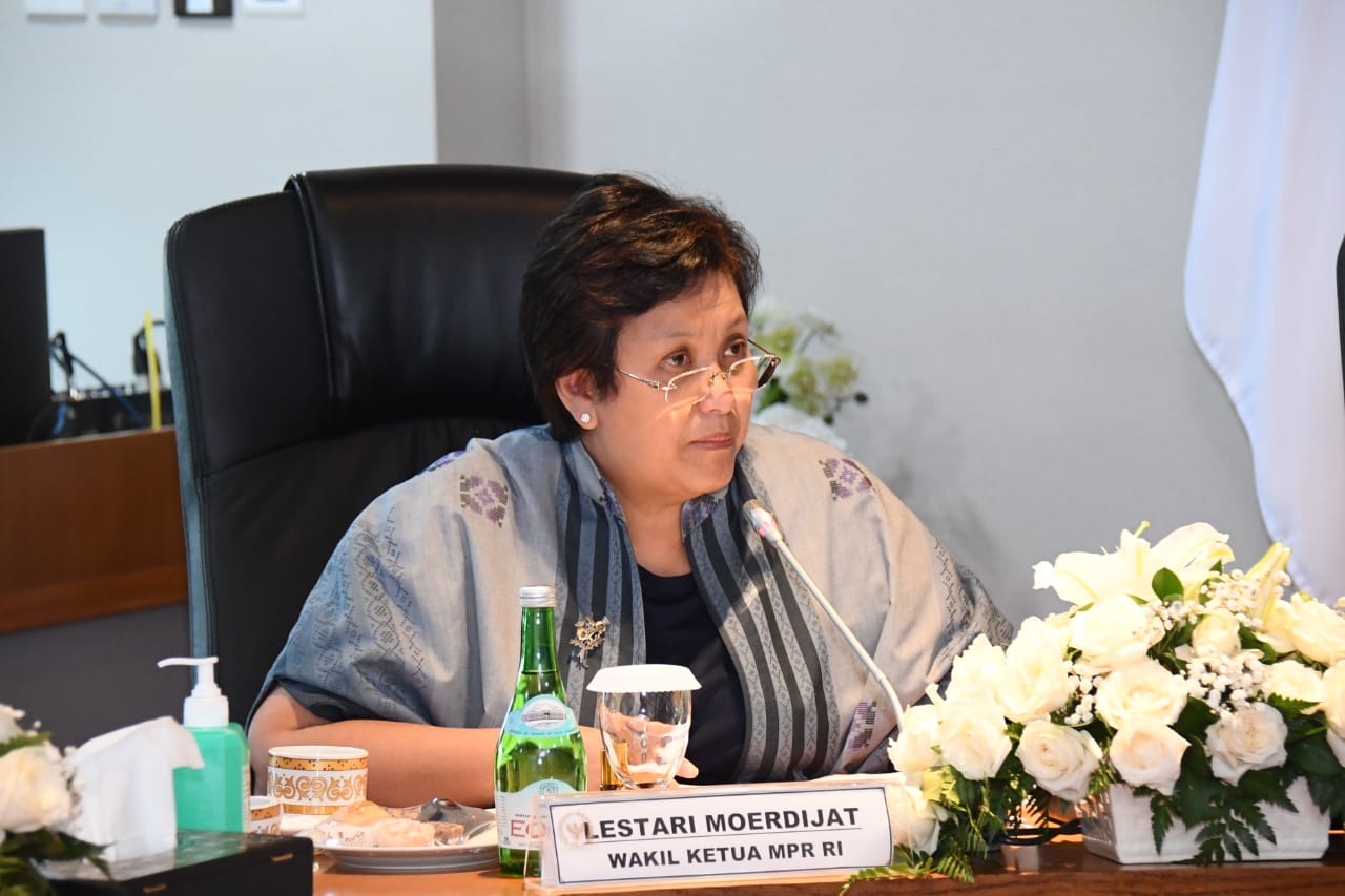 biografi lestari moerdijat