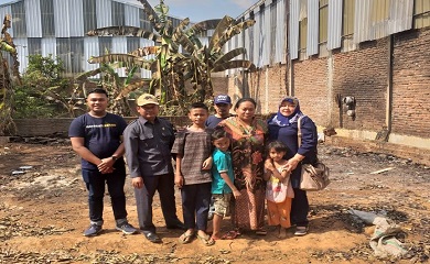 Sahabat Lestari Serahkan Bantuan Korban Kebakaran